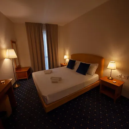 Dore 3* Castelnuovo del Garda