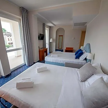 Hotel Dore 3*