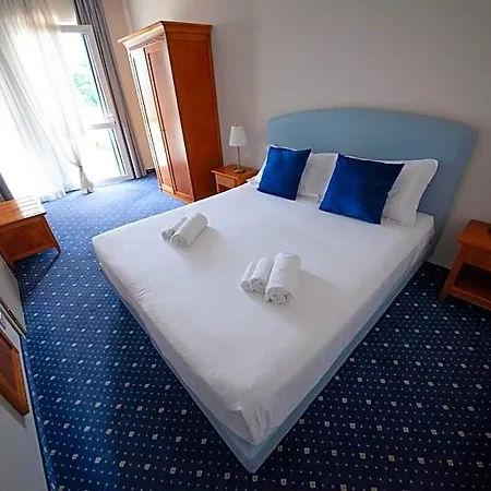 Dore Hotel 3*